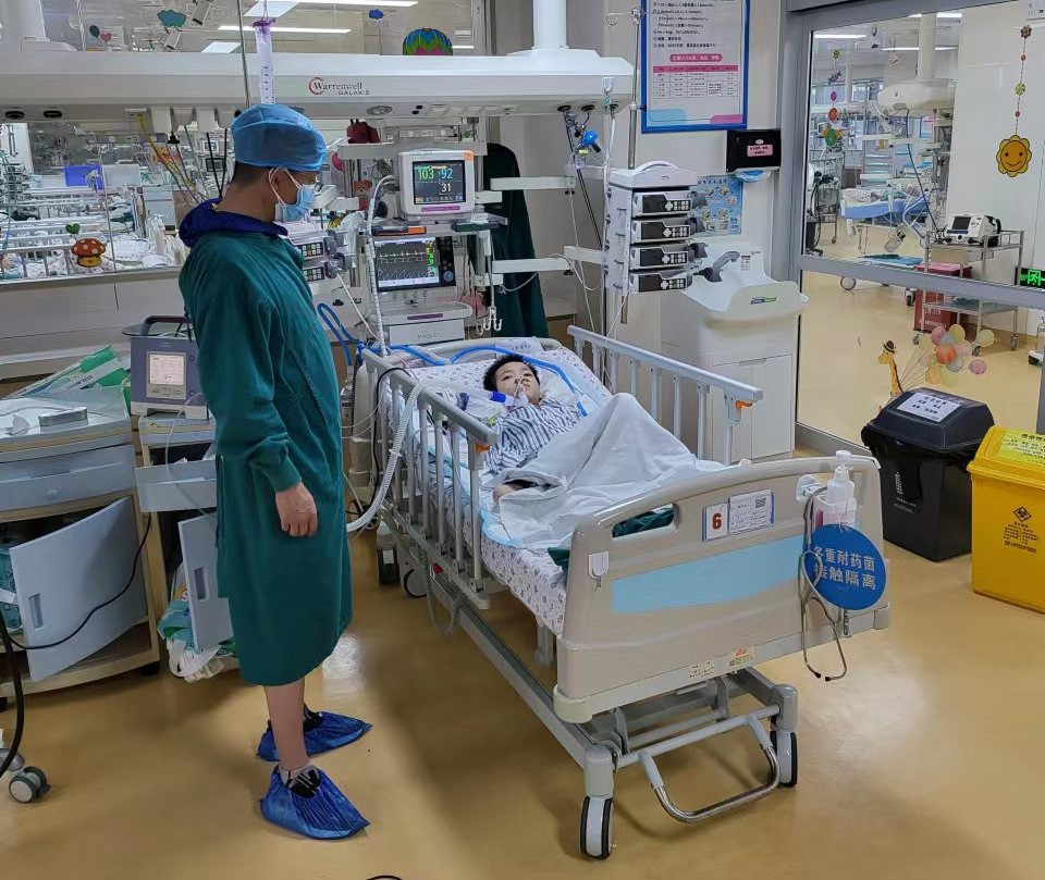 红安县跨省救护车出租公司